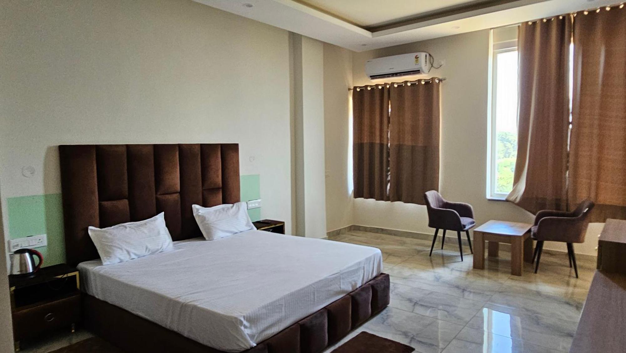 Govind Sagar View Hotel & Restaurant Bilaspur  Ngoại thất bức ảnh